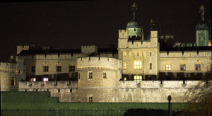 Tower_of_London_at_night2